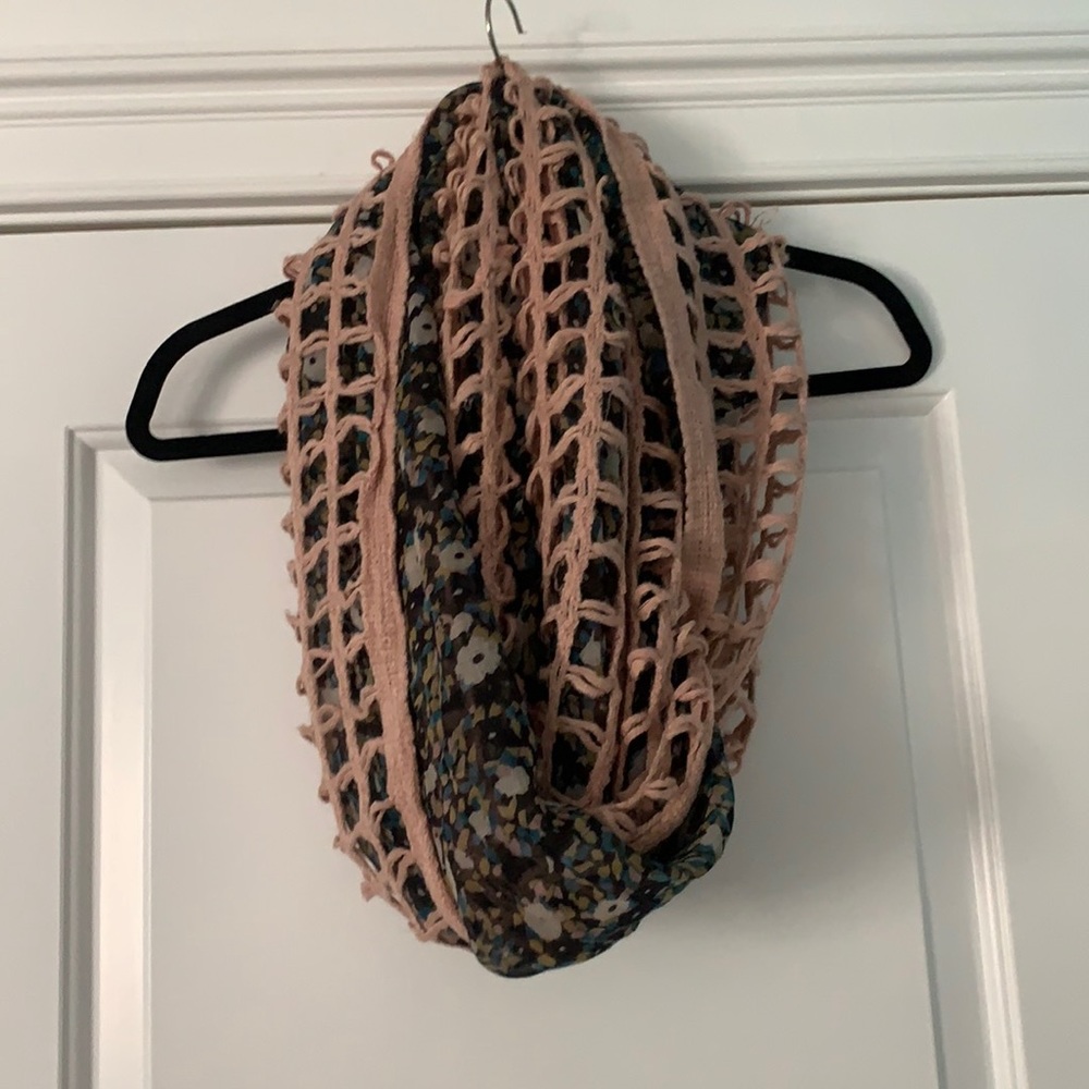 Trendy vintage circle scarf